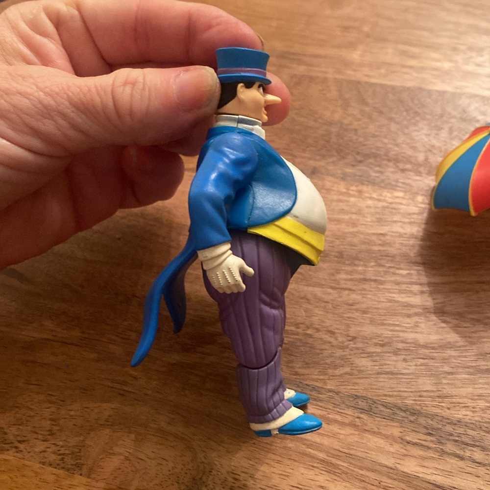 1984 Vintage Kenner Super Powers The Penguin Action Figure w/ Umprella Top - Picture 9 of 10